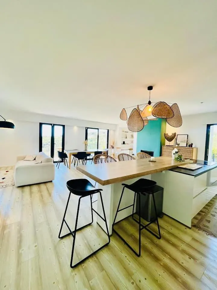 Before Making A Request, Read My Profile Host At The Bottom Of Page # Exceptional Villa With Pool And Panoramic View Aspremont  0*, Aspremont ( Alpes-Maritimes) France