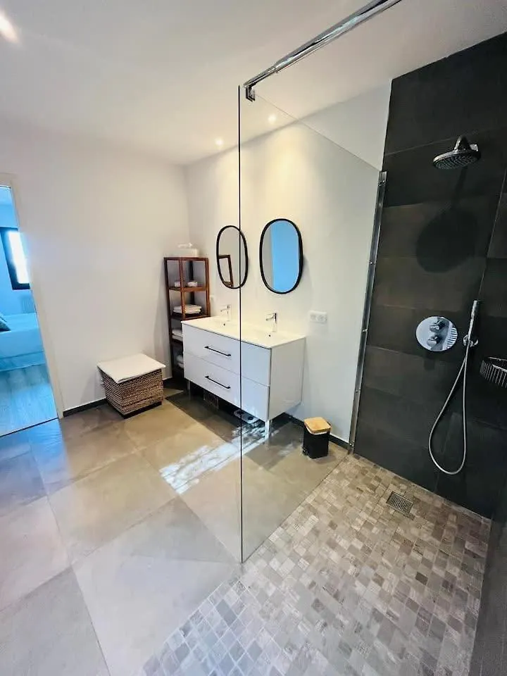 Apartment Before Making A Request, Read My Profile Host At The Bottom Of Page # Exceptional Villa With Pool And Panoramic View Aspremont
