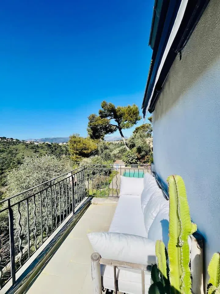Before Making A Request, Read My Profile Host At The Bottom Of Page # Exceptional Villa With Pool And Panoramic View Aspremont  0*, Aspremont ( Alpes-Maritimes) France