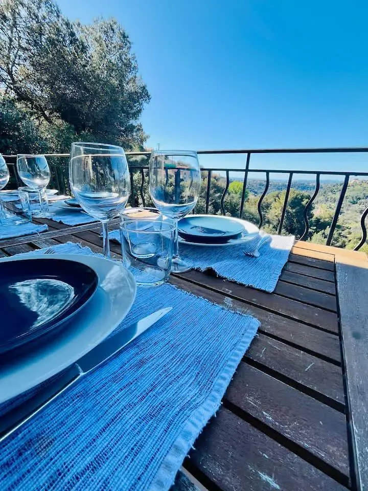 Before Making A Request, Read My Profile Host At The Bottom Of Page # Exceptional Villa With Pool And Panoramic View Aspremont  France