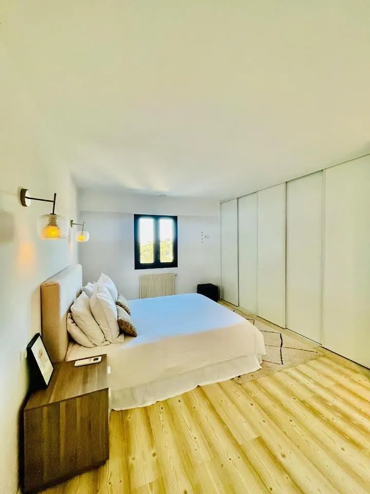 Apartment Before Making A Request, Read My Profile Host At The Bottom Of Page # Exceptional Villa With Pool And Panoramic View Aspremont  France
